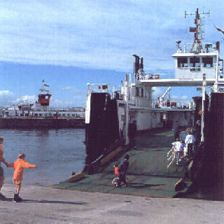  Ferry to Cumbrae 